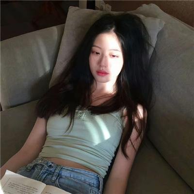 偷偷接吻